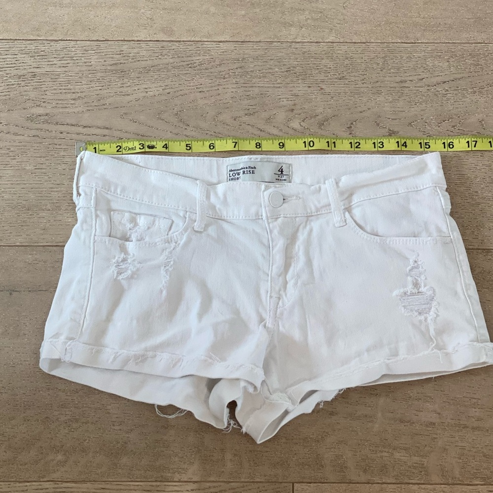 Abercrombie & Fischer white short